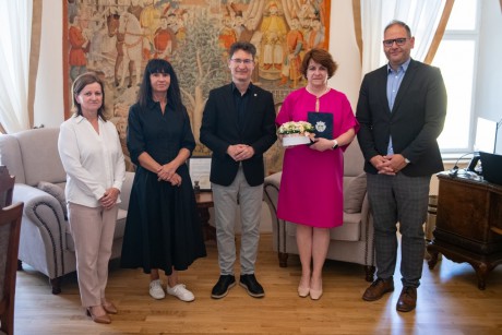 Polgármesteri elismerésben részesült az Egészségfejlesztési Iroda szakmai vezetője